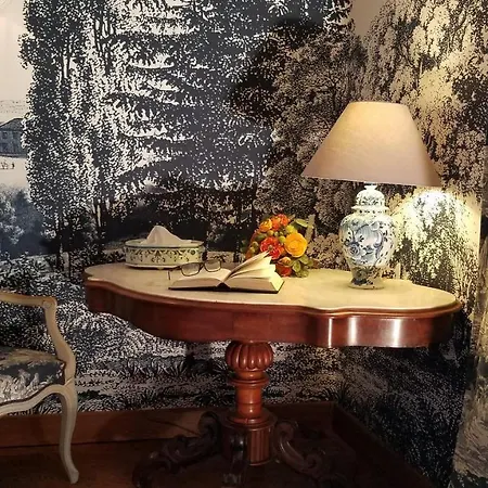 Logis Les Remparts Bed & Breakfast Bayeux