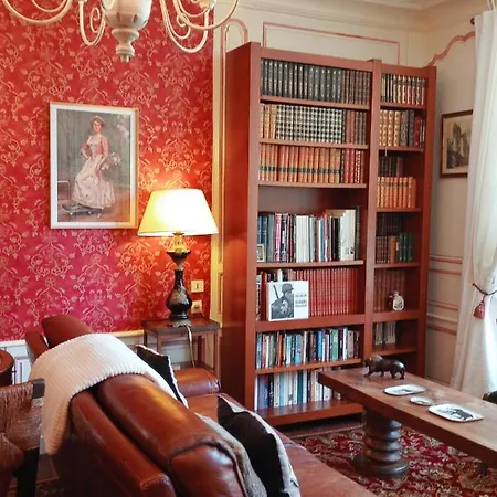 Bed & Breakfast Logis Les Remparts 3*