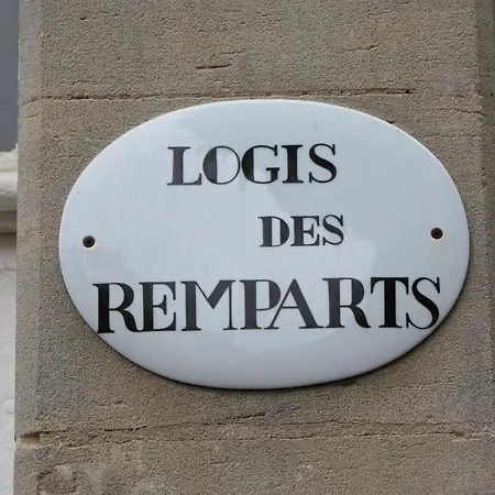 Logis Les Remparts 3*