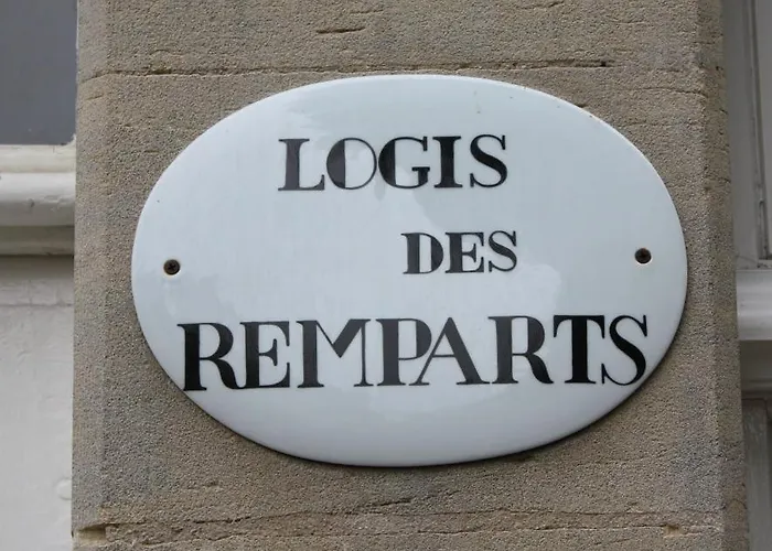 Logis Les Remparts 3*