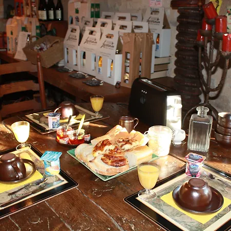 Alojamento de Acomodação e Pequeno-almoço Logis Les Remparts Bayeux