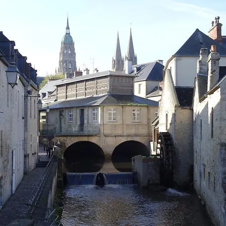 Couette-café Logis Les Remparts 3*