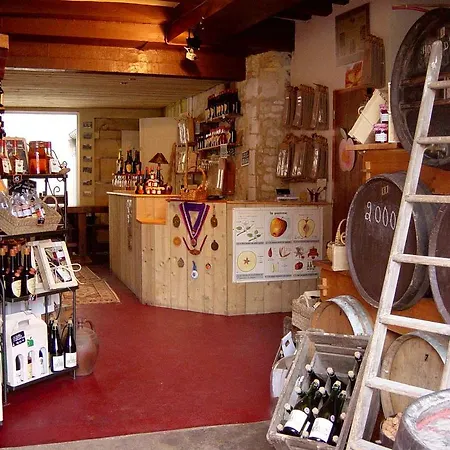 לינה וארוחת בוקר Logis Les Remparts