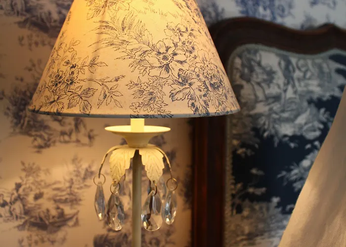 Logis Les Remparts Отель типа 