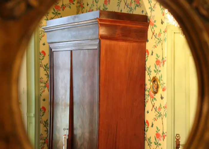 Alojamento de Acomodação e Pequeno-almoço Logis Les Remparts 3*