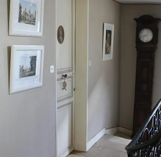 Logis Les Remparts Отель типа 