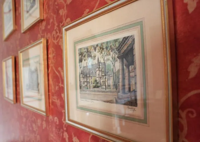 Logis Les Remparts Bayeux