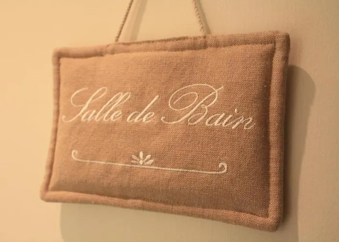 Alojamento de Acomodação e Pequeno-almoço Logis Les Remparts